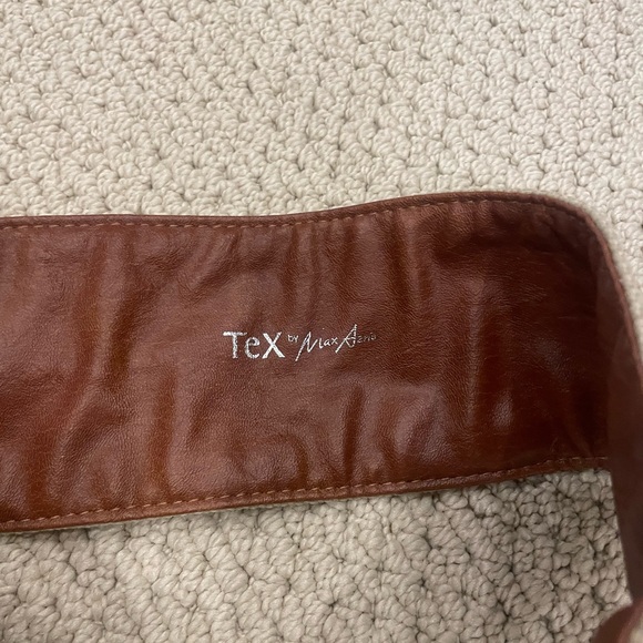 TEX by MaxAzria Linen and Faux Leather Belt with exposed brass buckle - Picture 4 of 6